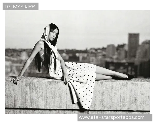 宋茜足球宝贝展现魅力与实力引领时尚与运动的完美结合 宋茜足球宝贝展现魅力与实力引领时尚与运动的完美结合